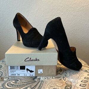 Clark Black Suede Pumps